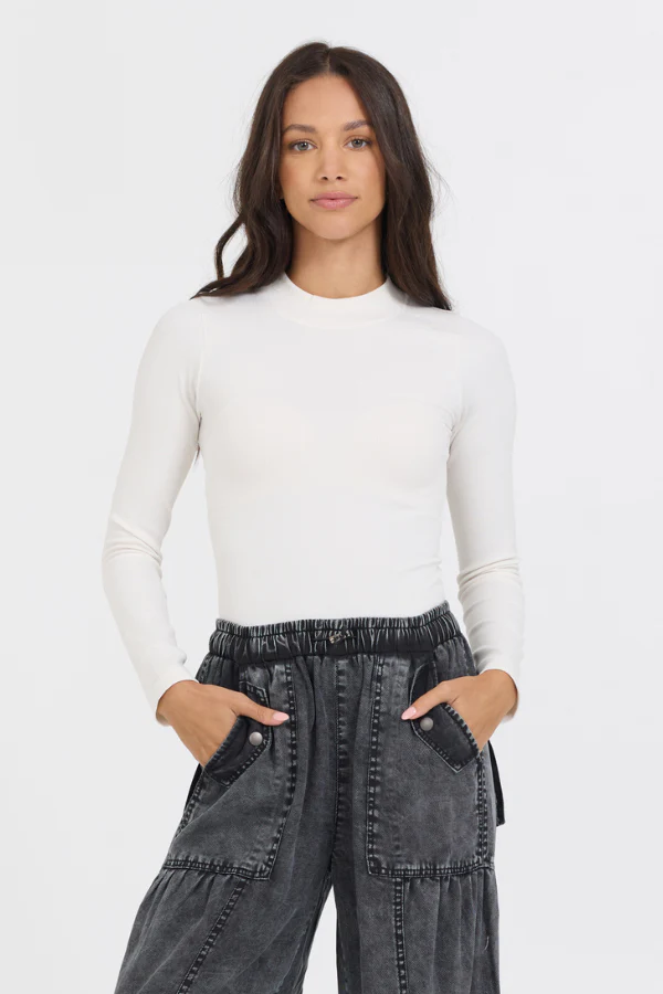 Pale Ivory Seamless Mock Neck Top